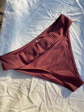 Rip curl premium surf rib high cheeky bottoms raisin wine XL xlnt